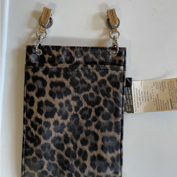 NWT Leopard Print Hip Klip - Picture 2 of 2